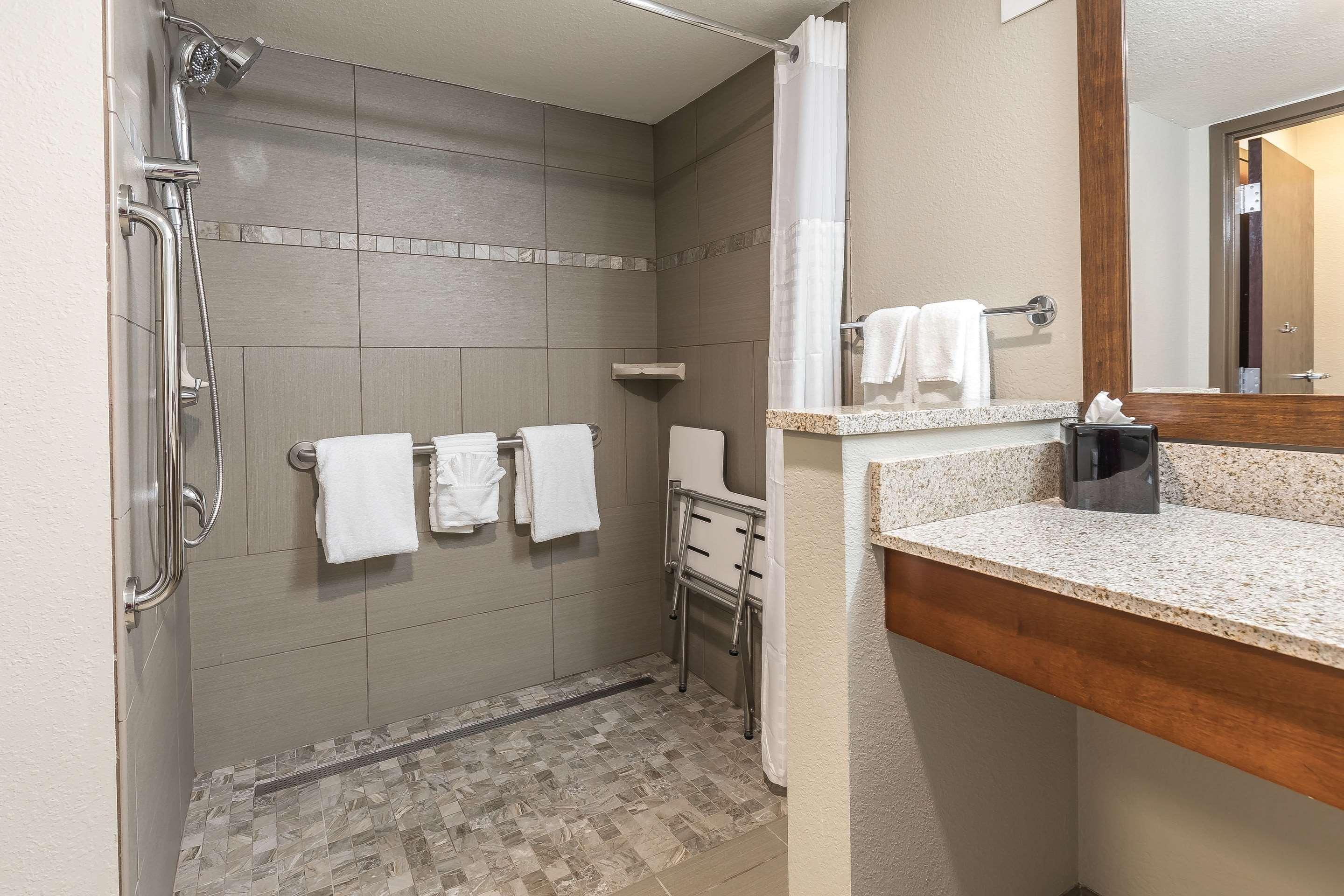 Comfort Inn Bay City - Riverfront Extérieur photo