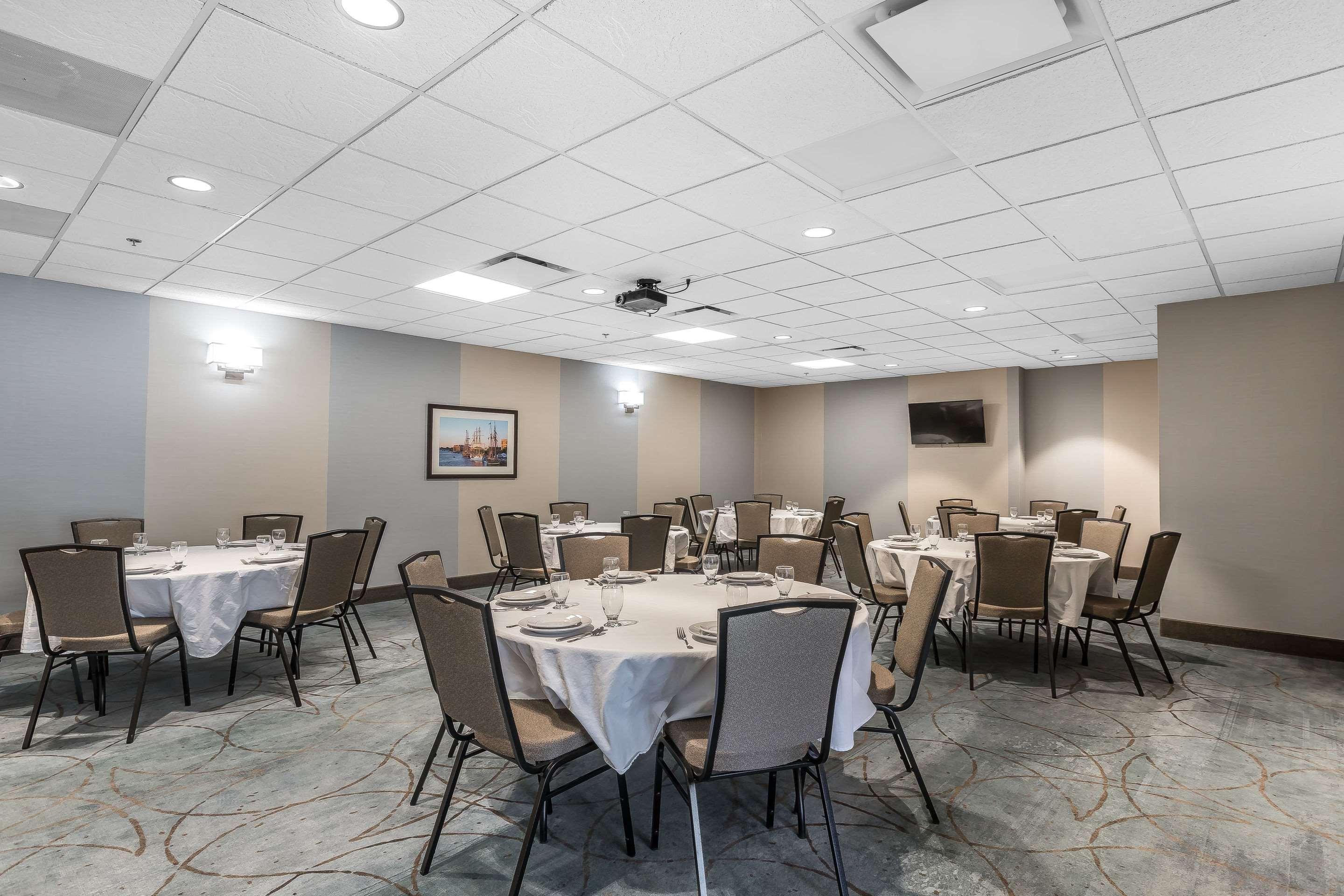 Comfort Inn Bay City - Riverfront Extérieur photo